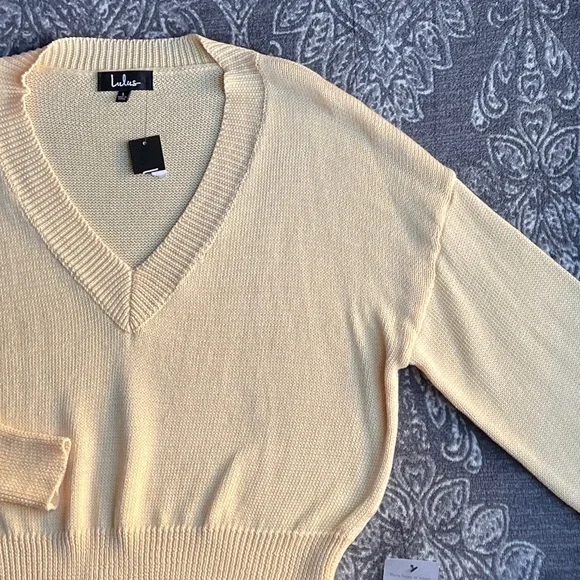 Lulus Just a Moment Light Yellow V-Neck Cropped Sweater Large - Picture 5 of 8